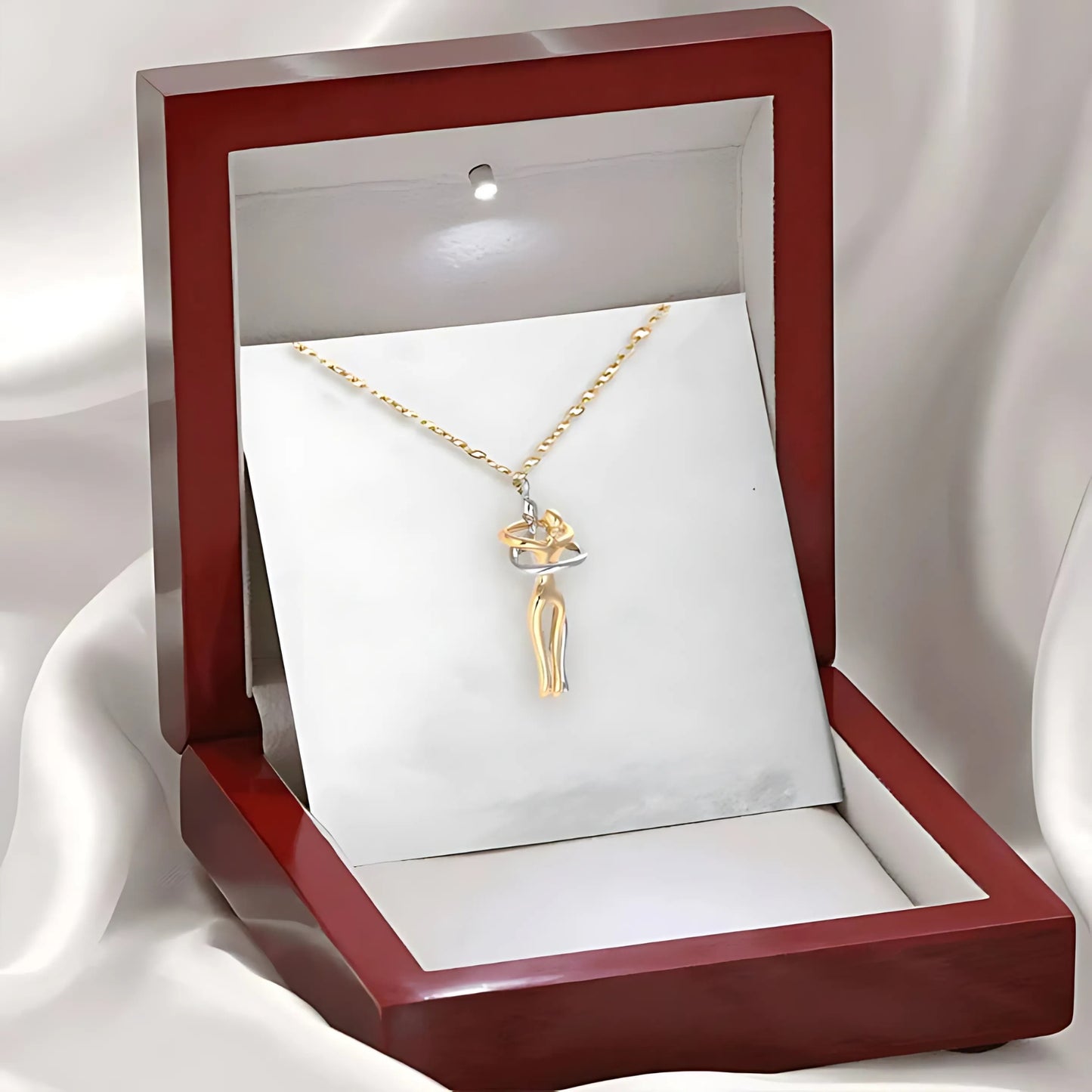 CoupleHug Necklace | Ein Symbol für Liebe und Nähe