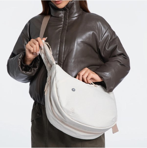 SkySoft Hobo | Leichte Tasche mit weichem Cloud Design