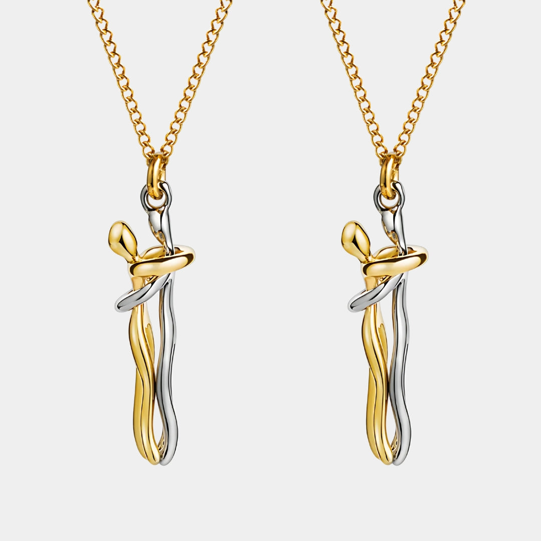 CoupleHug Necklace | Ein Symbol für Liebe und Nähe
