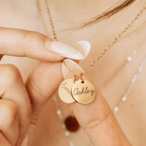 Memora | Gravierte Namenskette mit Datum – Für Erinnerungen, die bleiben