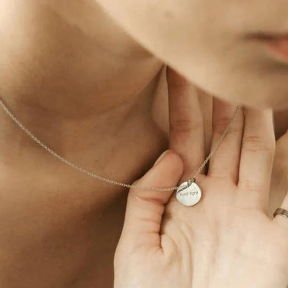 Memora | Gravierte Namenskette mit Datum – Für Erinnerungen, die bleiben