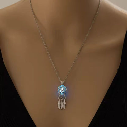 SoulGlow | Leuchtende Halskette mit Symbolischem Anhänger